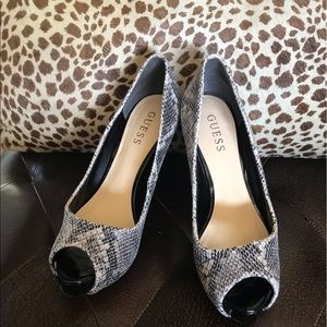 Faux snake skin Guess Peep-toe Heels